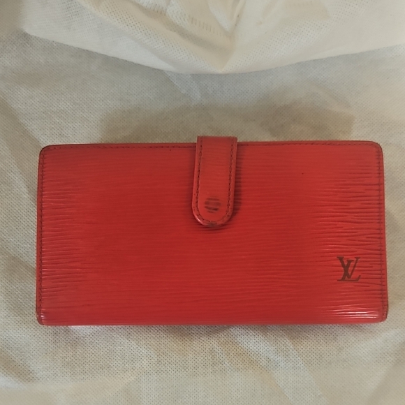 Louis Vuitton Vibrant Red Epi Leather Wallet - Picture 1 of 6